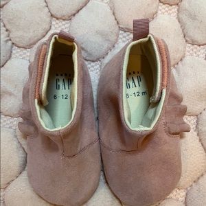 GAP Shoes - EUC baby gap sueded bootie 6-12 mo GAP Shoes - EUC baby gap sueded bootie 6-12 mo